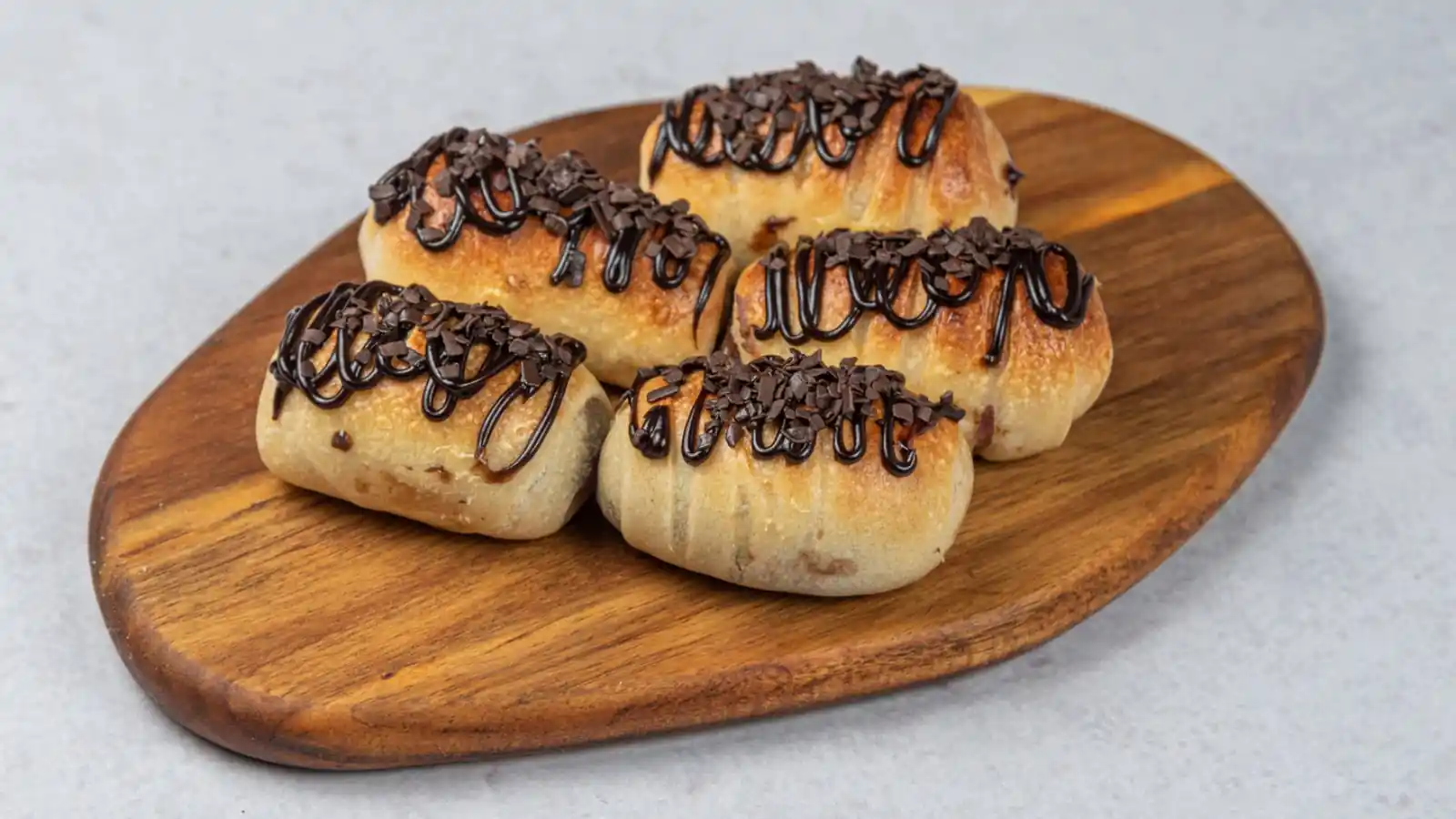 Kiflice sa kremom i višnjom